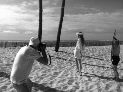 Image backstage d'un shooting photo de mode sur le Bassin d'Arcachon par Thomas L Duclert