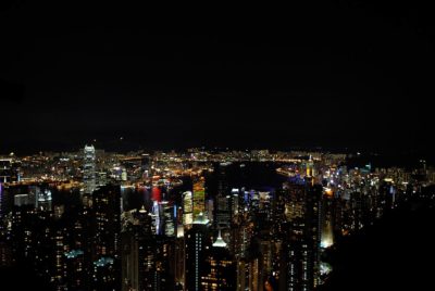 Vue de Hong-Kong de nuit photographiée par Thomas L. Duclert photographe de mode