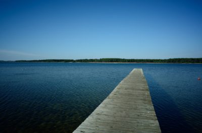 Lac de Cazaux et ponton photographiés par Thomas L. Duclert photographe de mode